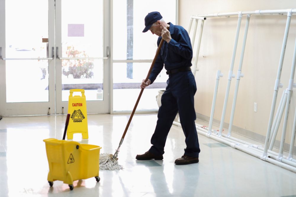 THE DIFFERENCE BETWEEN JANITORIAL AND COMMERCIAL CLEANING